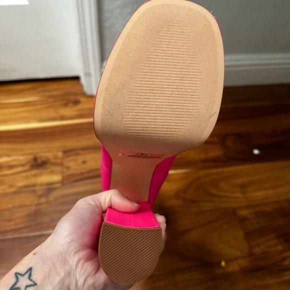 Puffy hot pink platform boots 7 - Picture 4 of 10